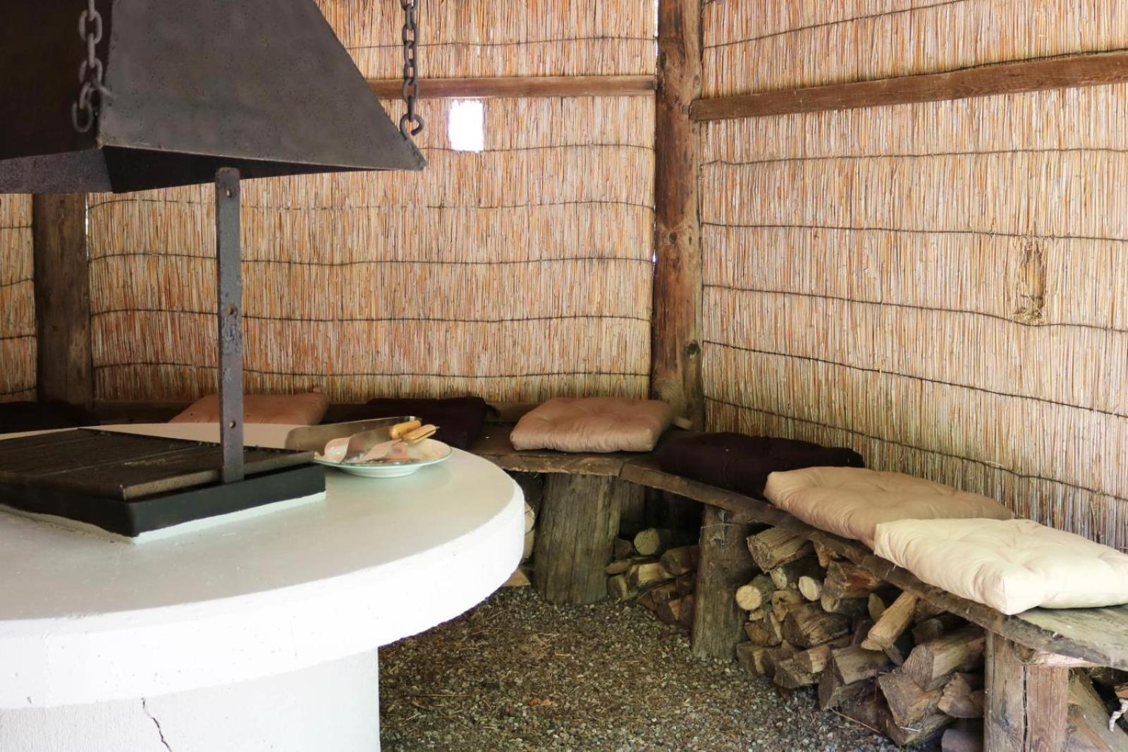 Reetdachhaus mit Nähe zur Ostsee, Außensauna, Spielplatz&großem Garten Manhagen Exterior foto